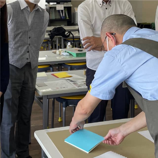 製本研修 TRAINING