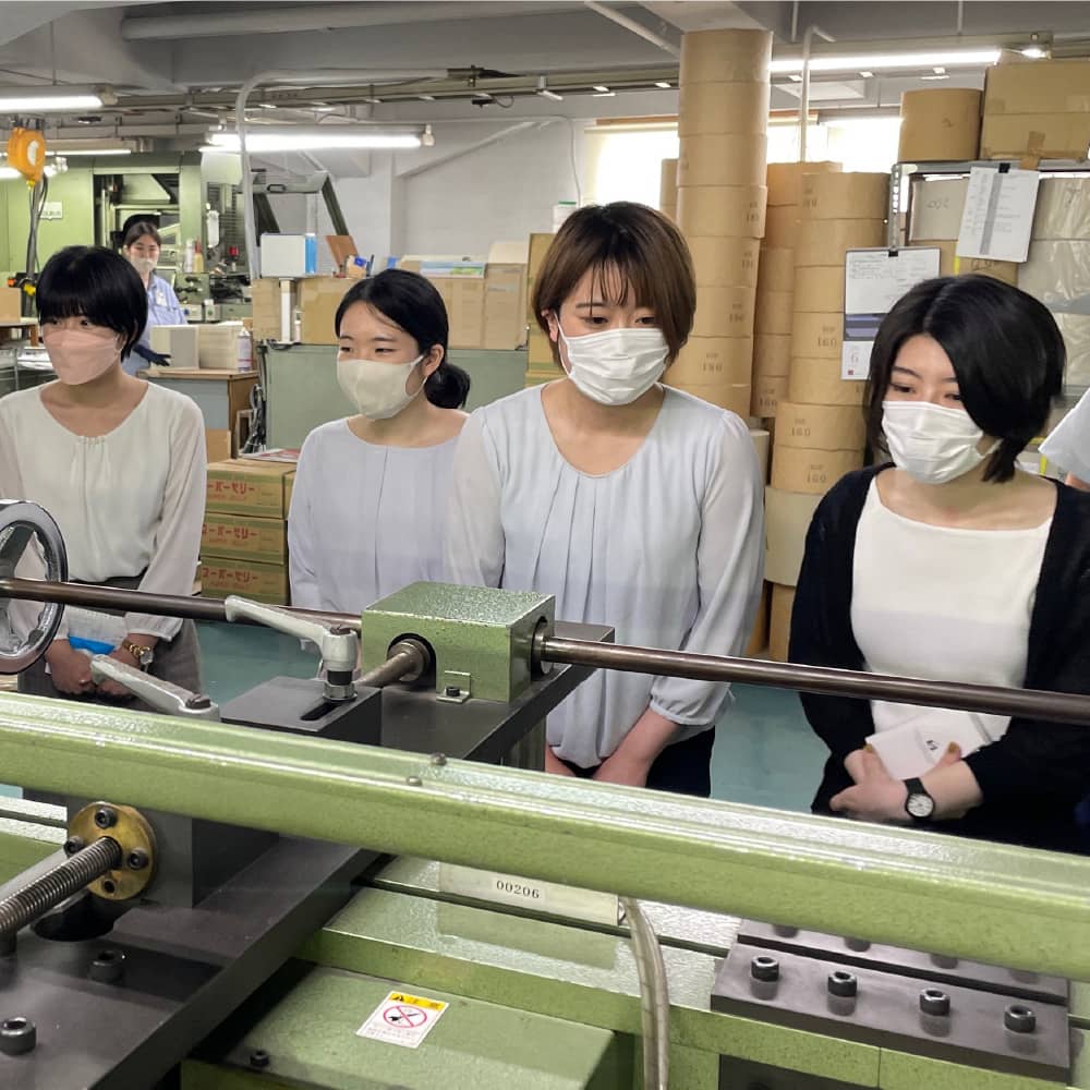 製本工程を見る機会が少ないワケは...